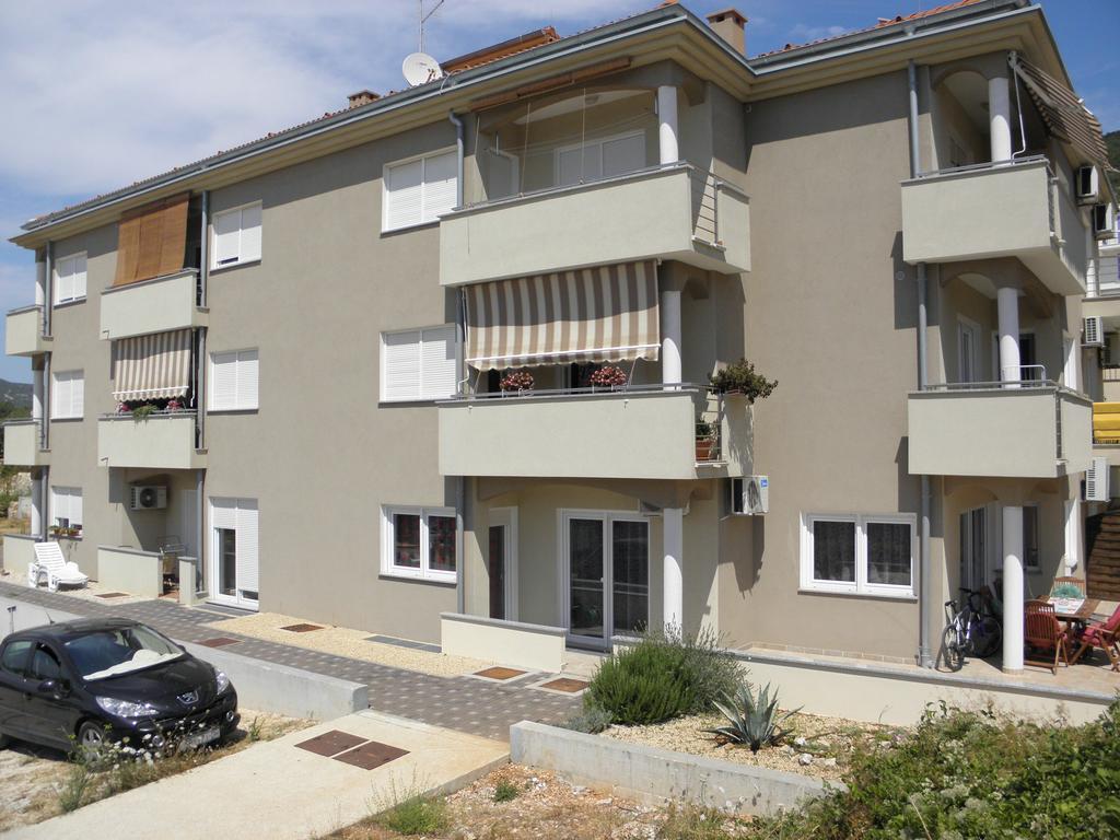 Apartments Mara Cres Eksteriør bilde